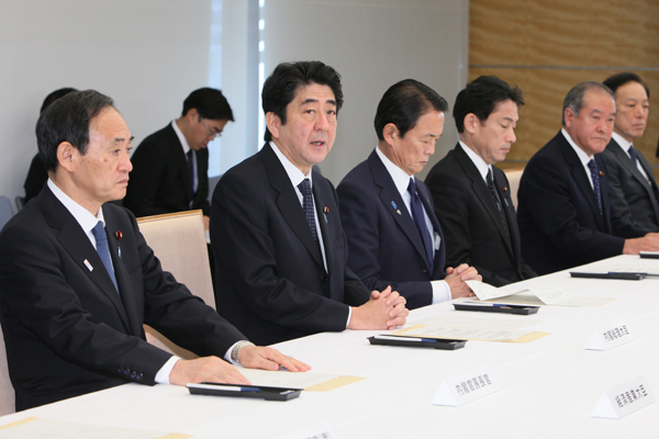 安倍总理在总理大臣官邸召开了第七次阿尔及利亚被绑架日本人对策本部会议。