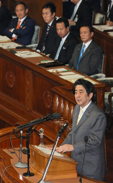安倍总理出席了众议院全体会议。