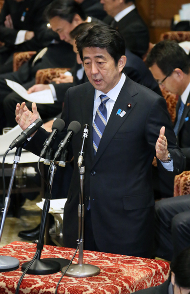 安倍总理出席了众议院预算委员会。
