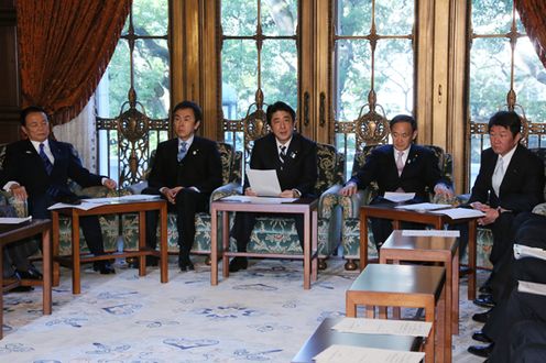 安倍总理在国会内召开了第25次地球温暖化对策推进本部会议。