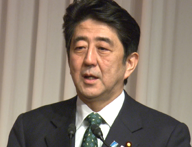 安倍总理出席了在东京都内宾馆举行的健康社会奖授奖仪式。