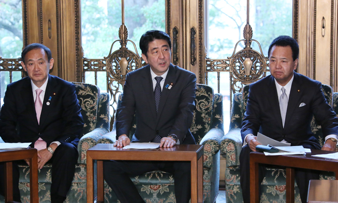 安倍总理在国会内出席了第一次有关TPP的主要阁僚会议。