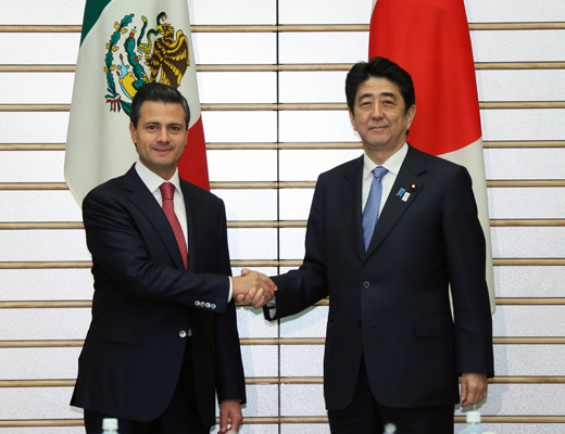 安倍总理在总理大臣官邸与墨西哥合众国总统恩里克•培尼亚•涅托举行了会谈。