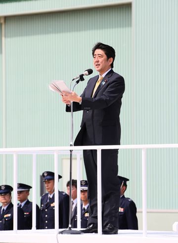 安倍总理为了把握东日本大地震灾害的复兴情况访问了宫城县。