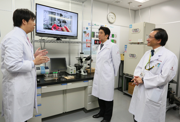 安倍总理访问了佐贺县及福冈县。