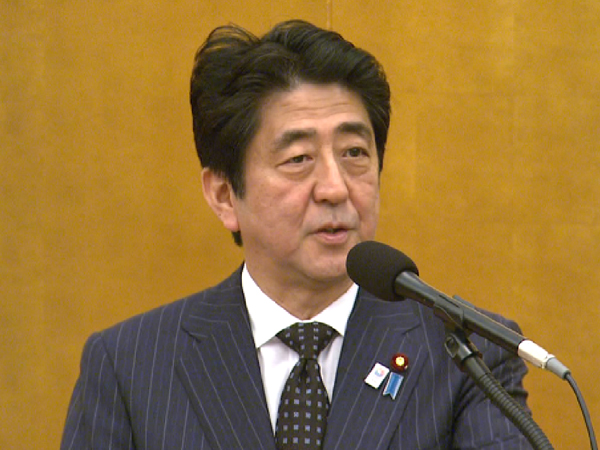 安倍总理出席了在东京都内举行的“ESRI（内阁府经济社会综合研究所）国际会议”欢迎仪式，并发表了演讲。
