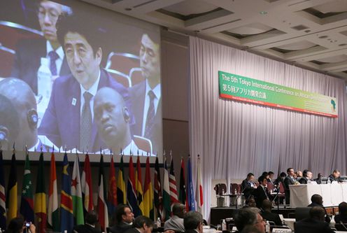 安倍总理在横滨市内出席了第五届非洲开发会议（TICAD V）全体会议3。