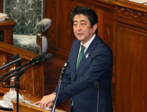 安倍总理出席了众议院全体会议。