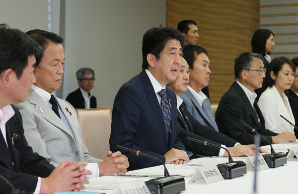 安倍总理在总理大臣官邸召开了第31次原子能灾害对策本部会议。