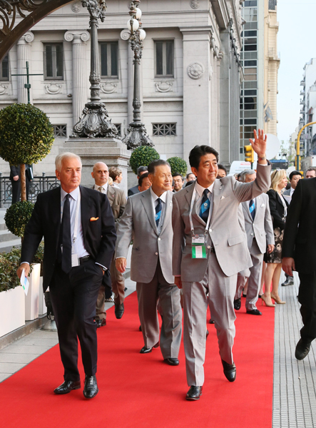 安倍首相为出席“第125次国际奥林匹克委员会（IOC）全会”访问了阿根廷共和国。