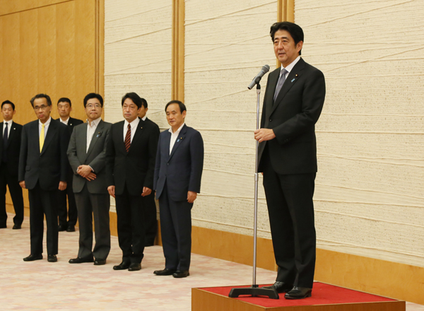 安倍总理在总理大臣官邸举行了由总理主办的自卫队高级干部集会联谊会。