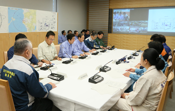 安倍总理在总理大臣官邸进行了2013年度原子能综合防灾训练。