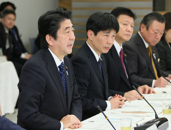 安倍总理在总理大臣官邸召开了2013年第九次(总计第115次)综合科学技术会议。