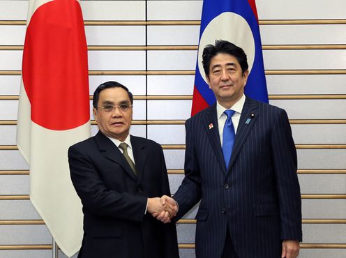 安倍总理在总理大臣官邸与东南亚国家联盟(ASEAN)各国首脑举行了会谈等。