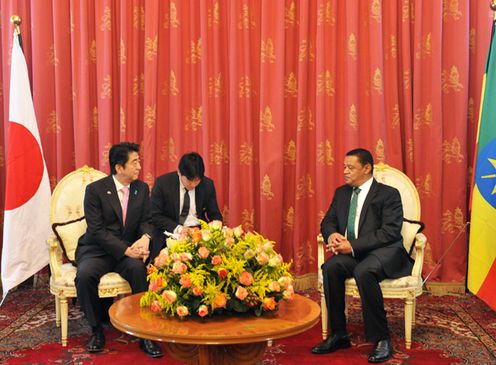 安倍总理访问了埃塞俄比亚联邦民主共和国。