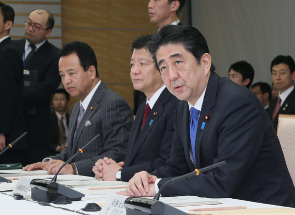 安倍总理在总理大臣官邸召开了第2次国家战略特区咨询会议。