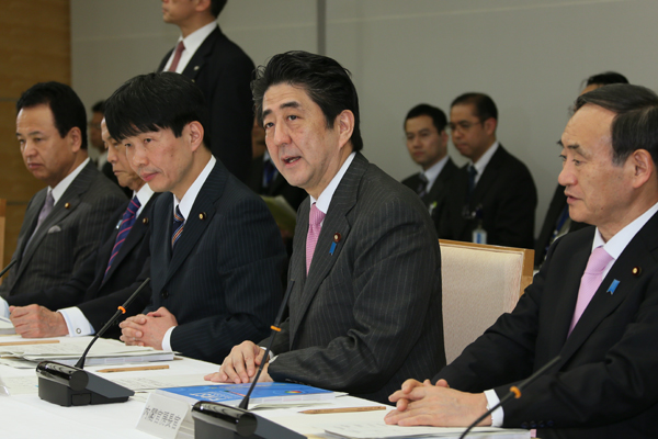 安倍总理在总理大臣官邸召开了2014年第二次(总计第118次)综合科学技术会议。