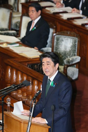 安倍总理出席了众议院全体会议。