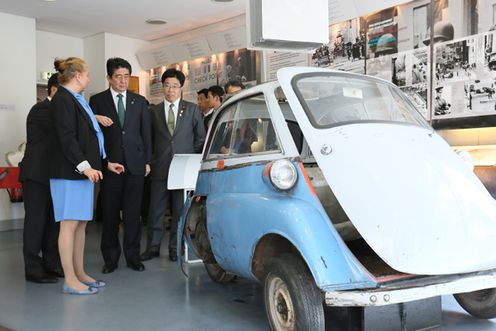 安倍总理访问了德意志联邦共和国。