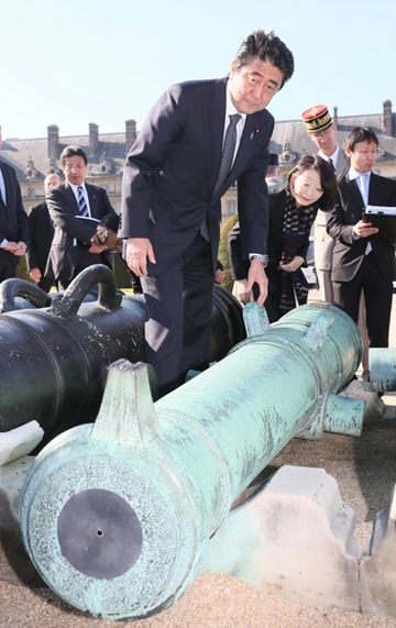 安倍总理访问了法国。