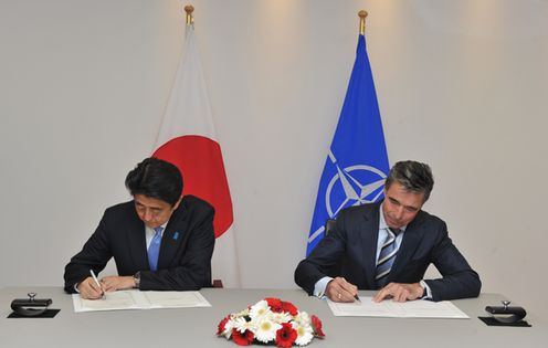 安倍总理访问了比利时王国。