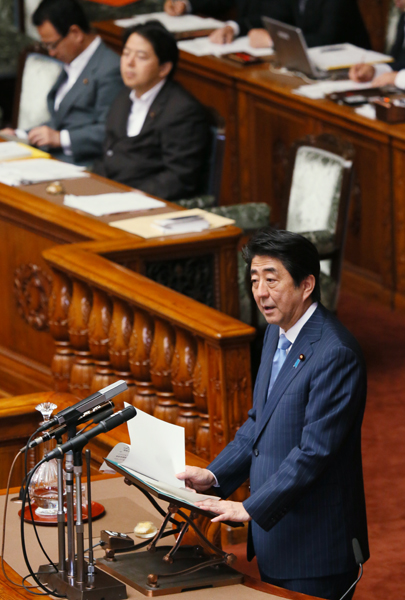 安倍总理出席了参议院全体会议。