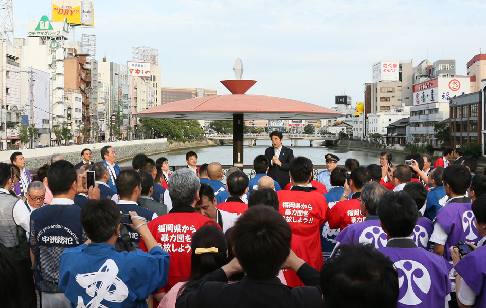 安倍总理视察了福冈县。