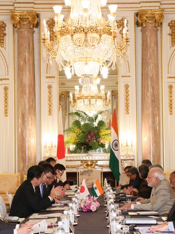 安倍总理举行了日本・印度首脑会谈等。