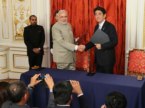 安倍总理举行了日本・印度首脑会谈等。