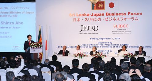 安倍总理访问了斯里兰卡民主社会主义共和国。