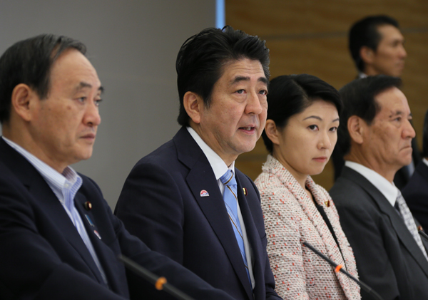 安倍总理在总理大臣官邸召开了第35次原子能灾害对策本部会议及第4次原子能防灾会议联合会议。
