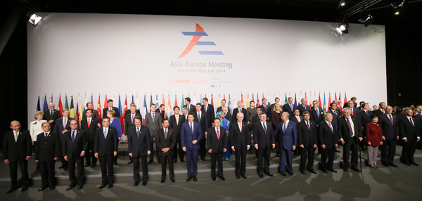 为出席第10届亚欧会议(ASEM)首脑会议等,安倍总理访问了意大利共和国。