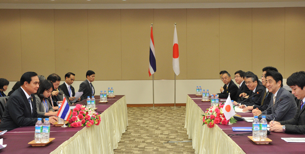 安倍总理出席了在缅甸联邦共和国内比都召开的东亚首脑会议(EAS)。