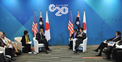 安倍总理举行了日美澳首脑会谈等。