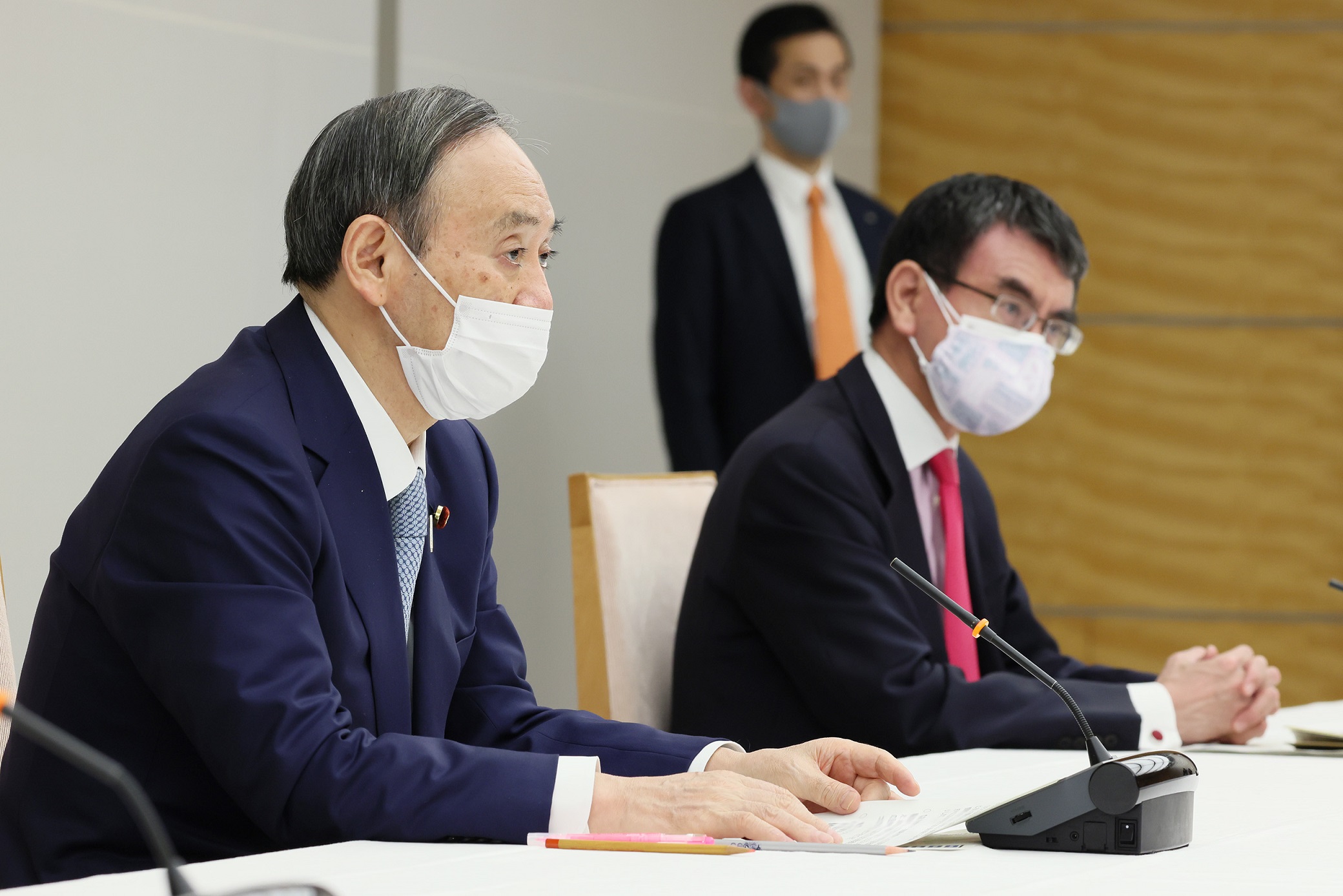 与日本医师会会长交换意见