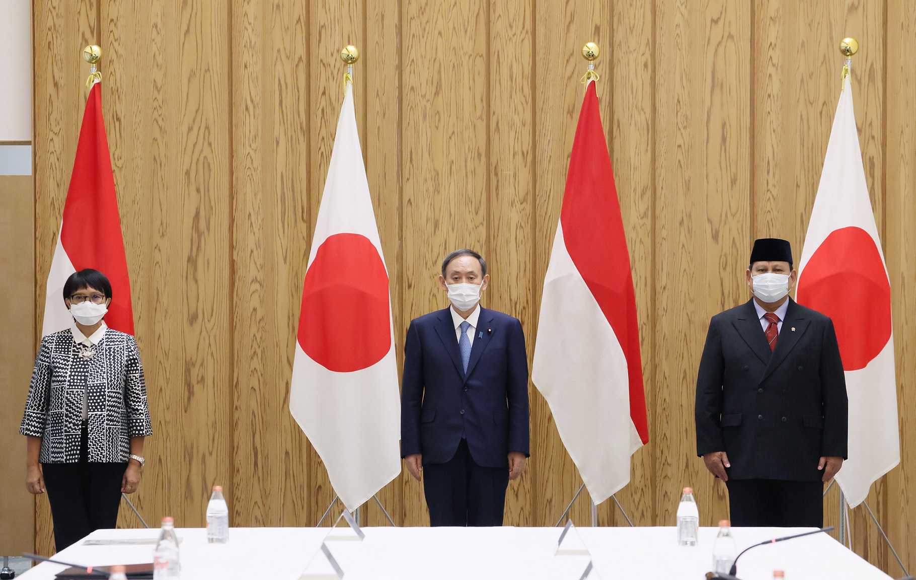 会见印度尼西亚外交部长蕾特诺及国防部长普拉博沃