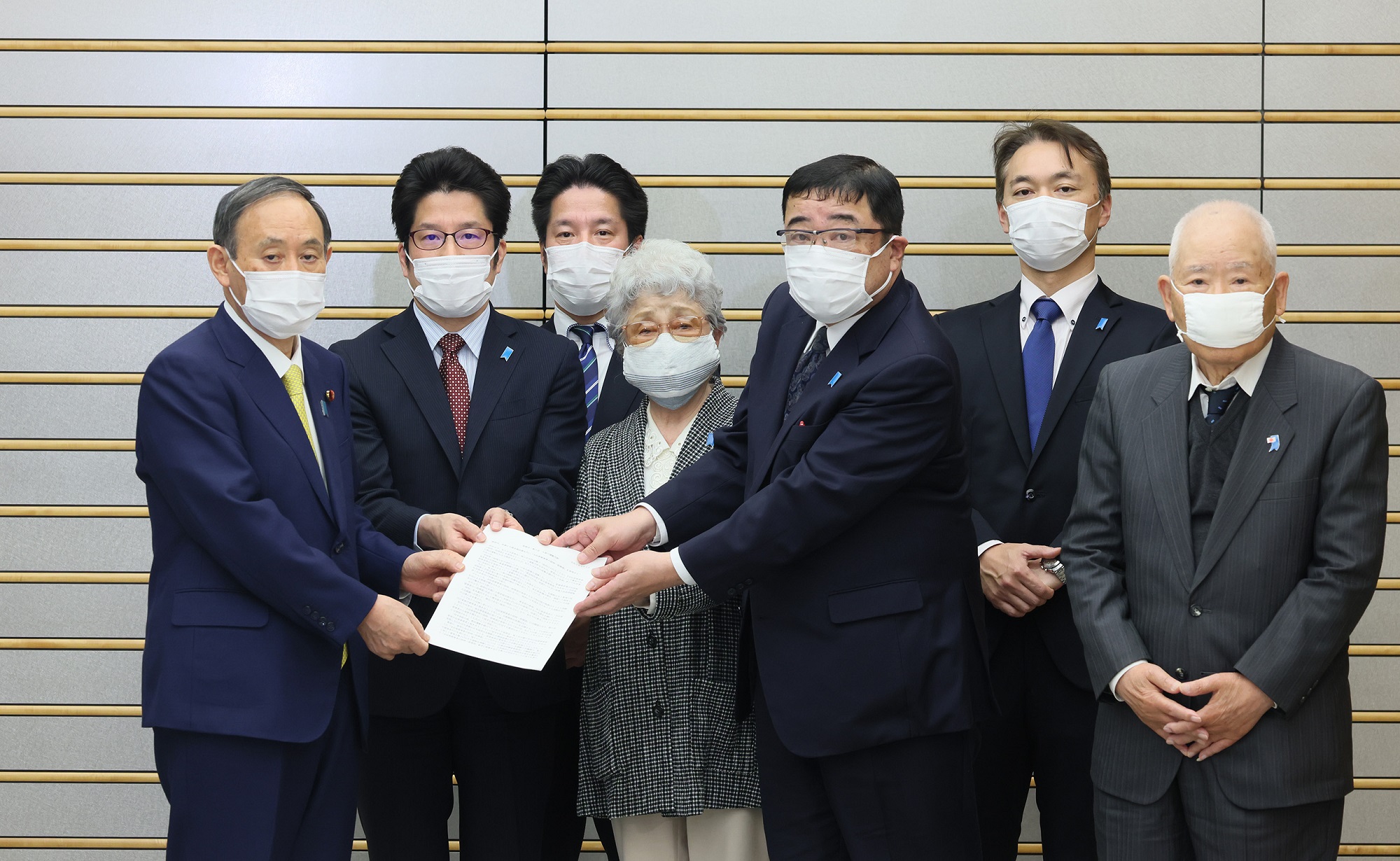 与被北朝鲜绑架受害者家属等会面