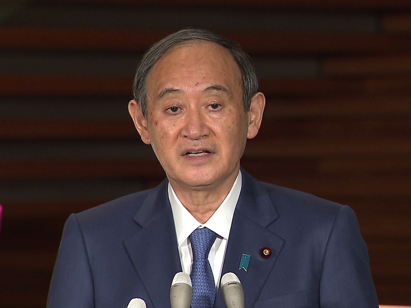 关于温室气体的削减目标及紧急事态宣言等的记者会