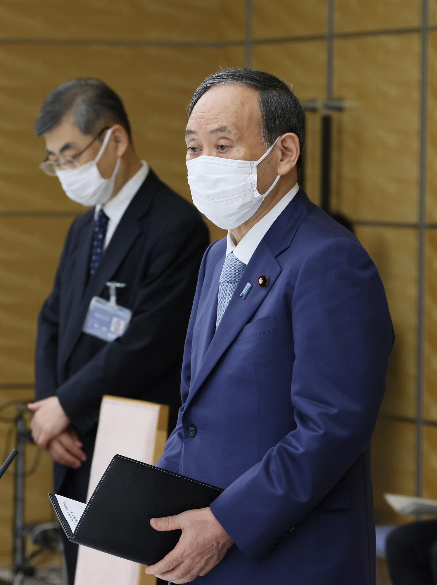 与建筑石棉诉讼原告团及辩护团等会面