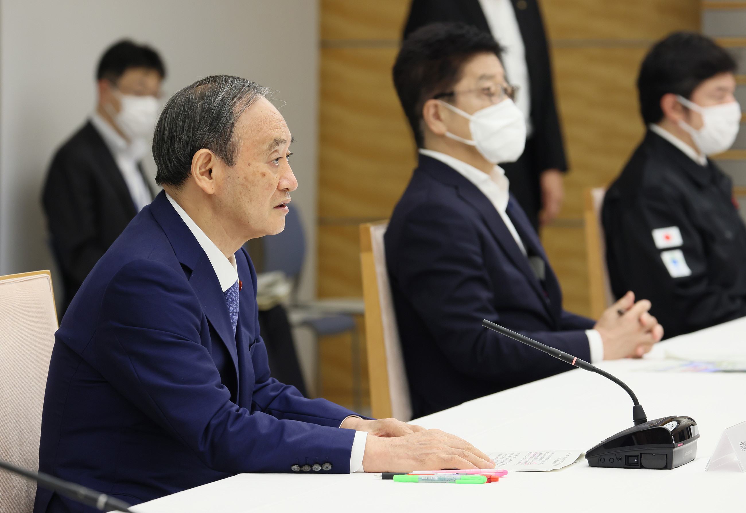 菅总理在总理大臣官邸召开了有关自7月1日起连降大雨的相关阁僚会议。