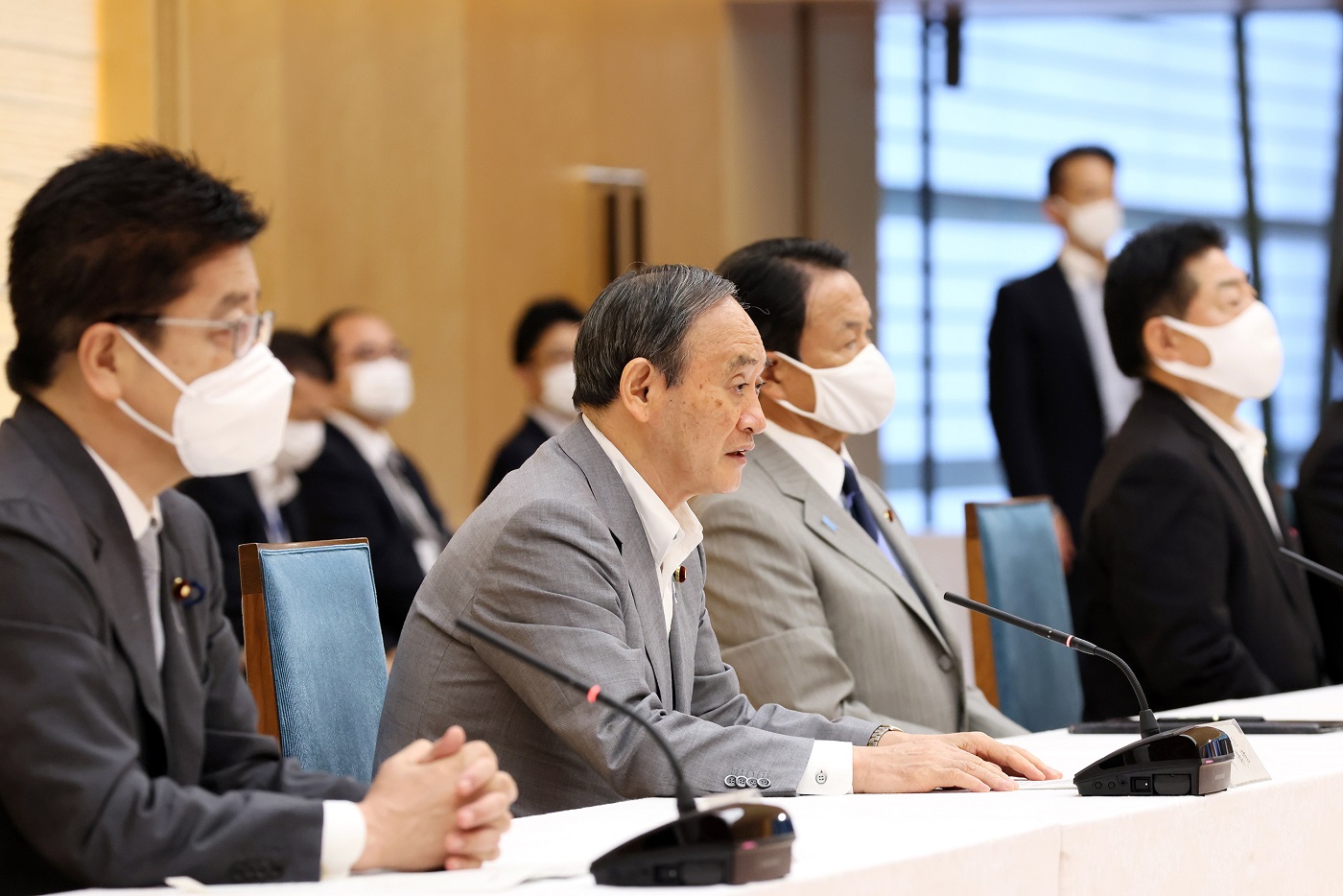 政府与执政党的政策恳谈会