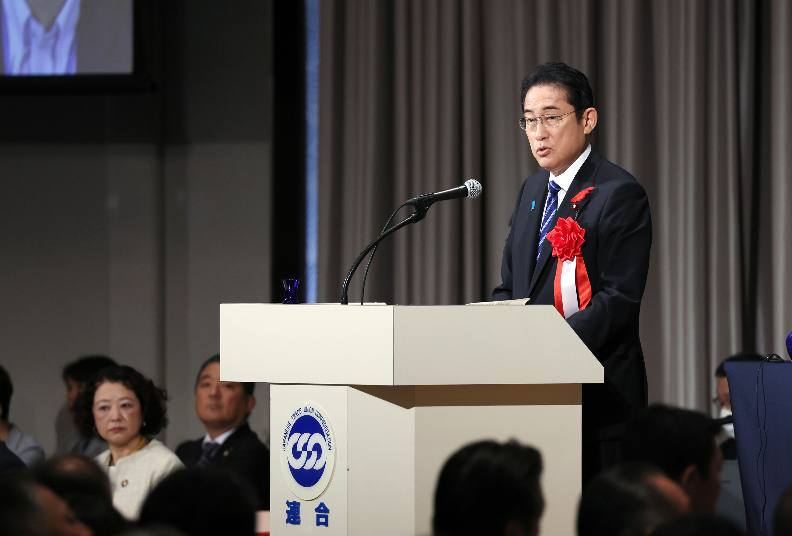 出席日本工会总联合会定期大会