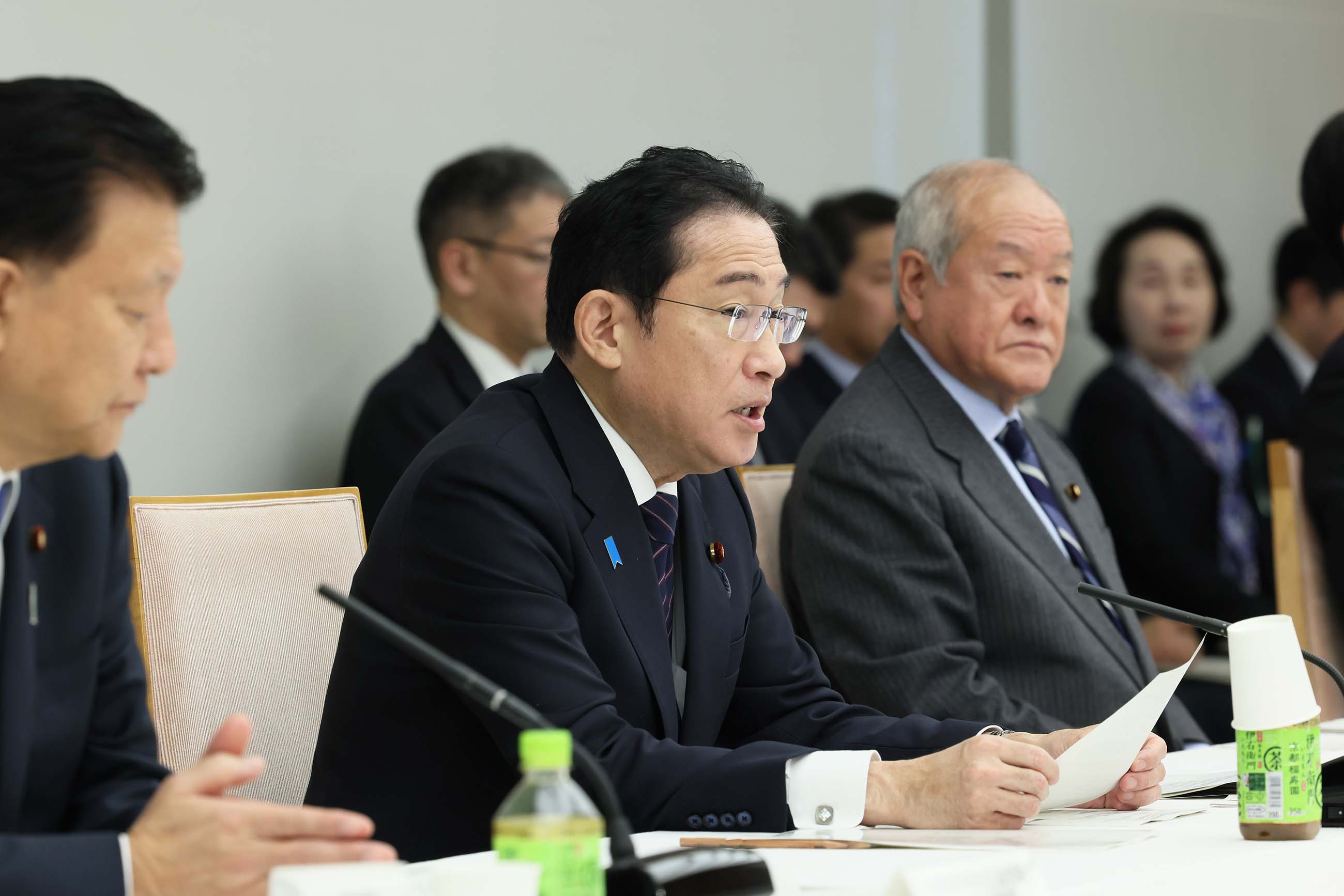 岸田首相在会议上进行总结发言