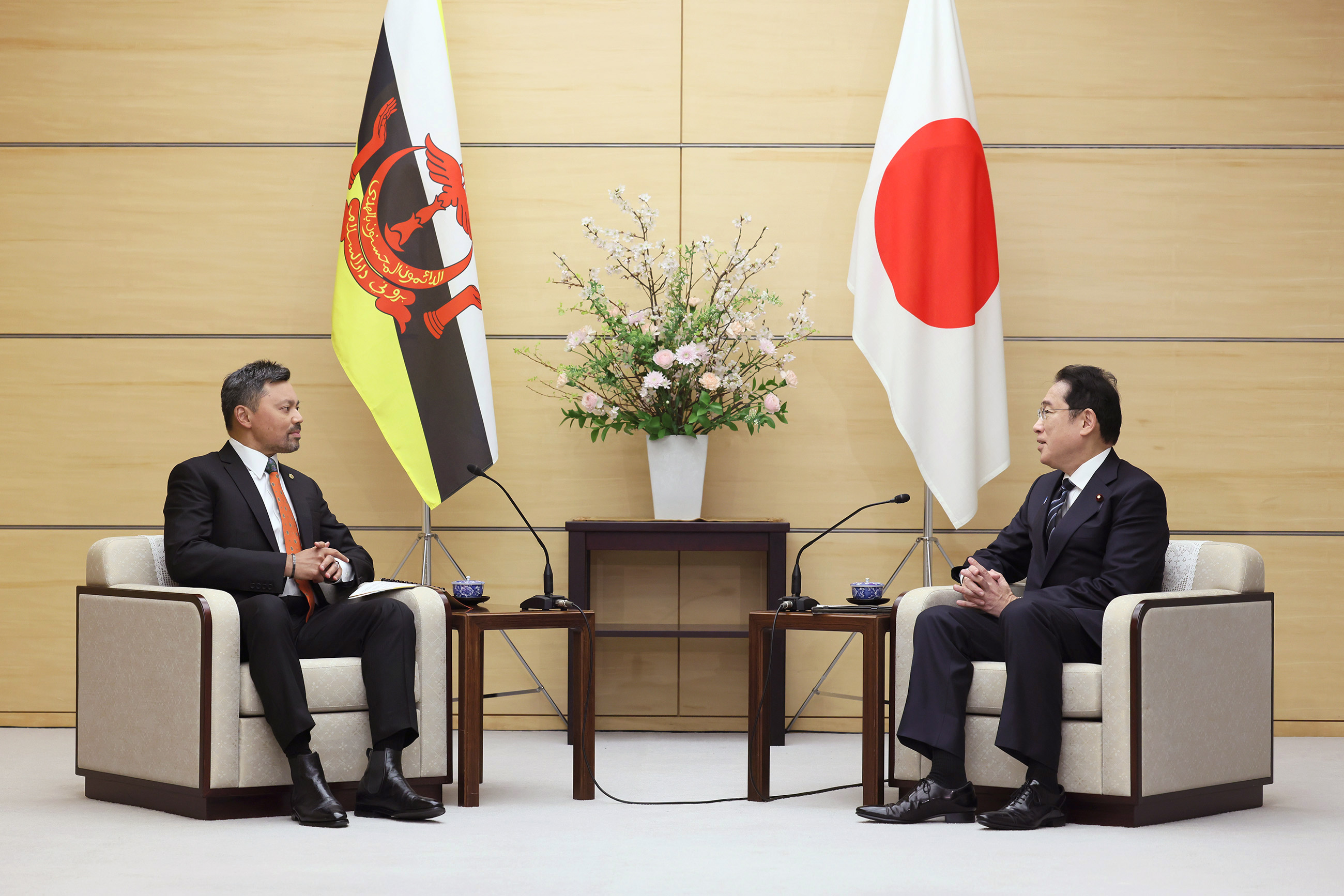 岸田首相出席与文莱皇太子的会谈