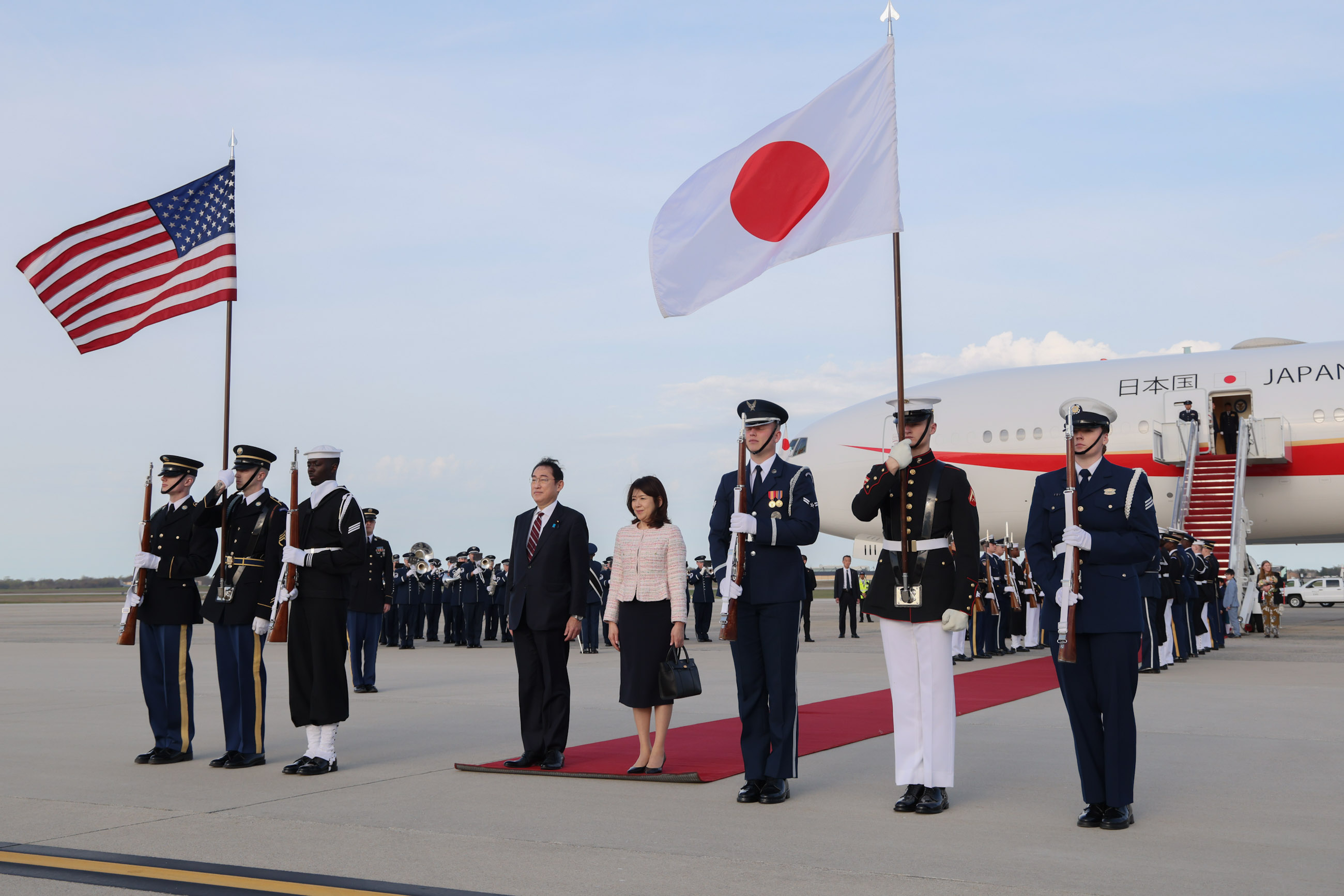 岸田首相抵达美国