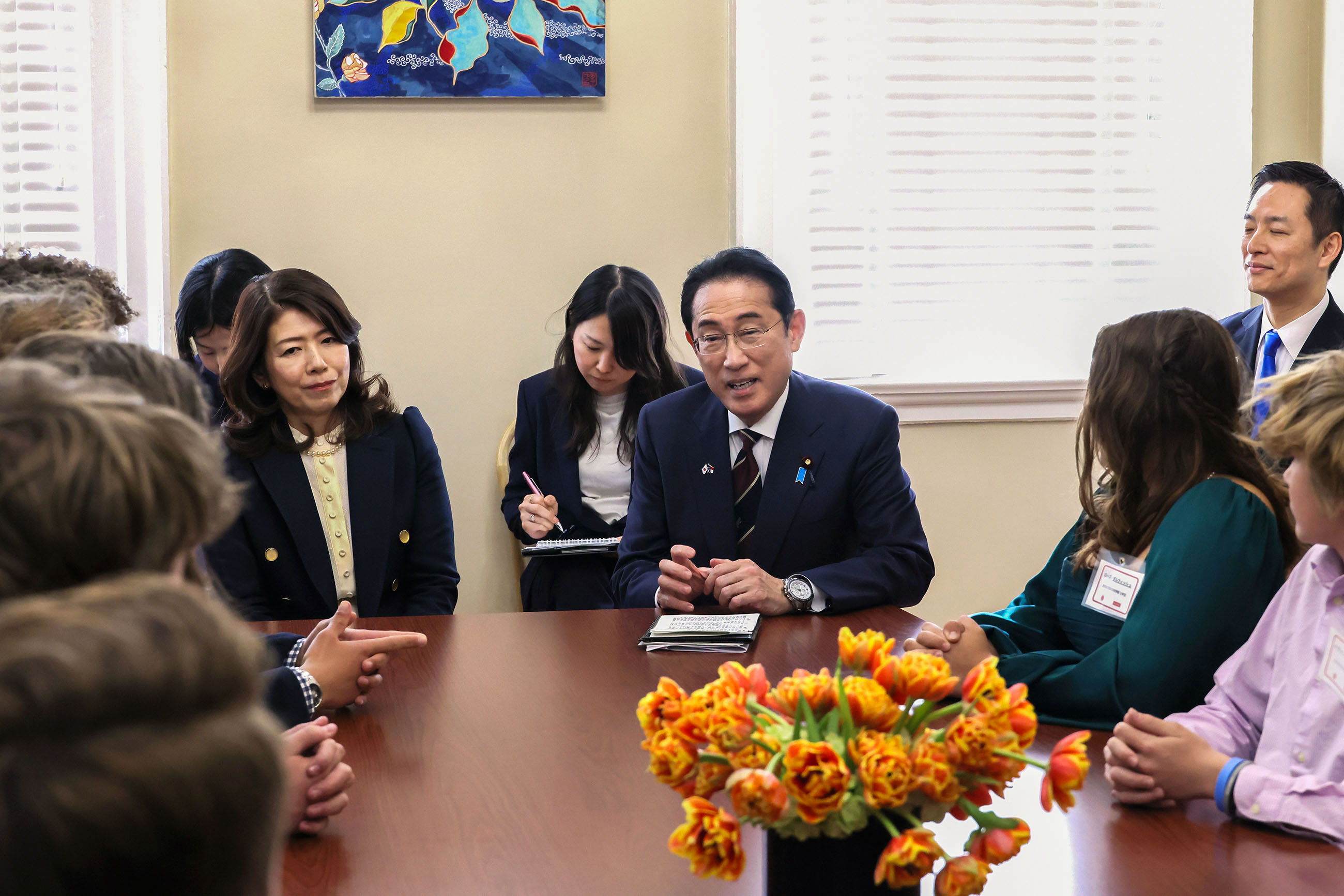 岸田首相夫妇与日语学习者恳谈