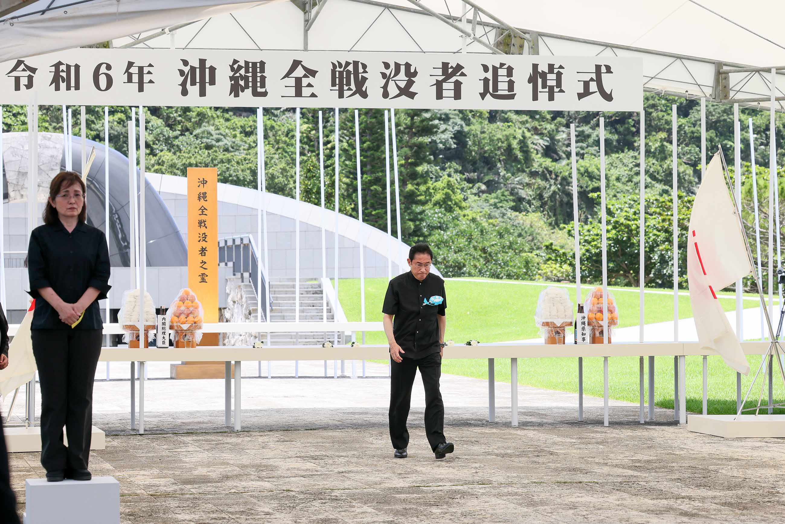岸田首相在冲绳全体战殁者追悼仪式献花4