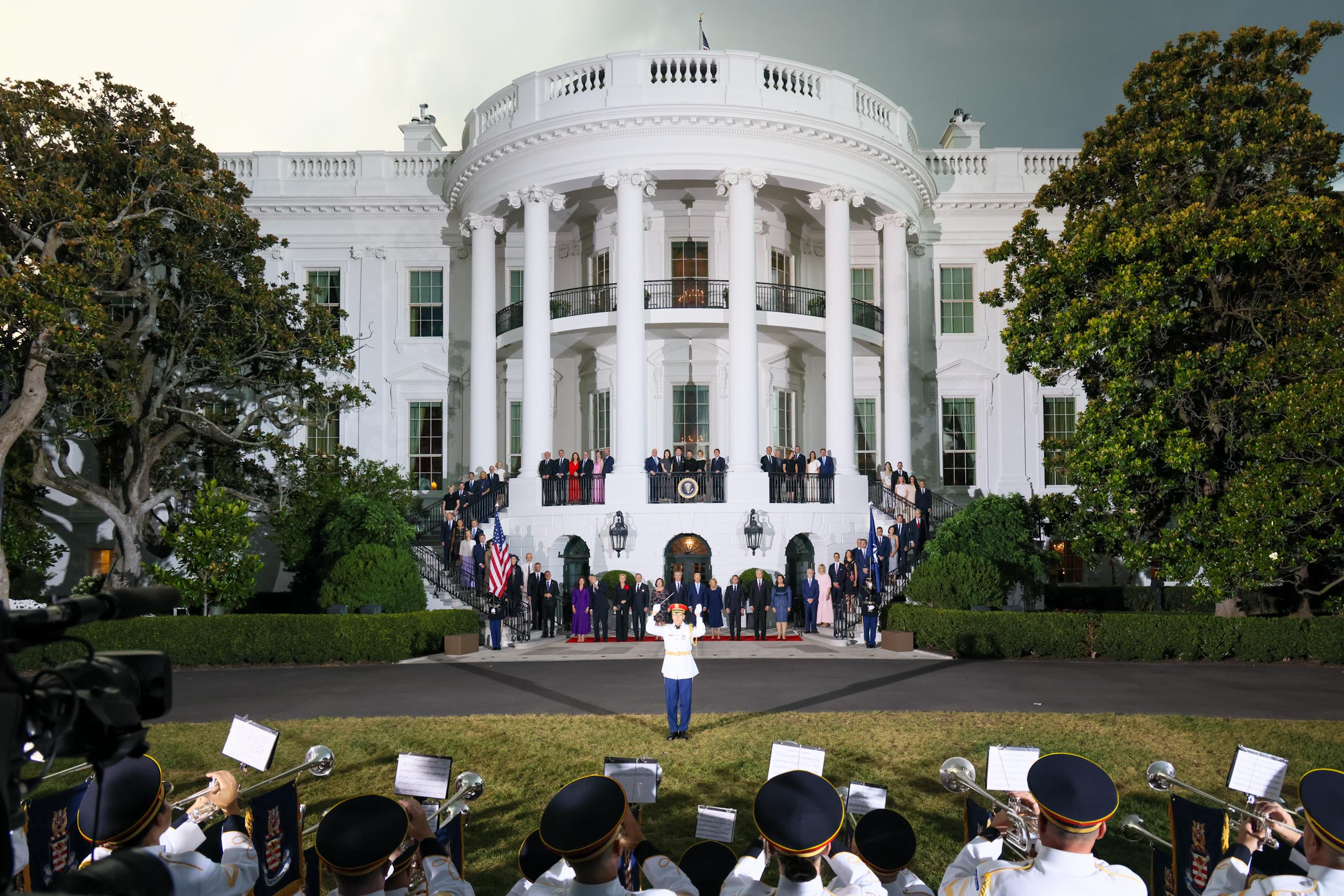 岸田首相出席美国总统约瑟夫·拜登和夫人主持的晚宴欢迎仪式6