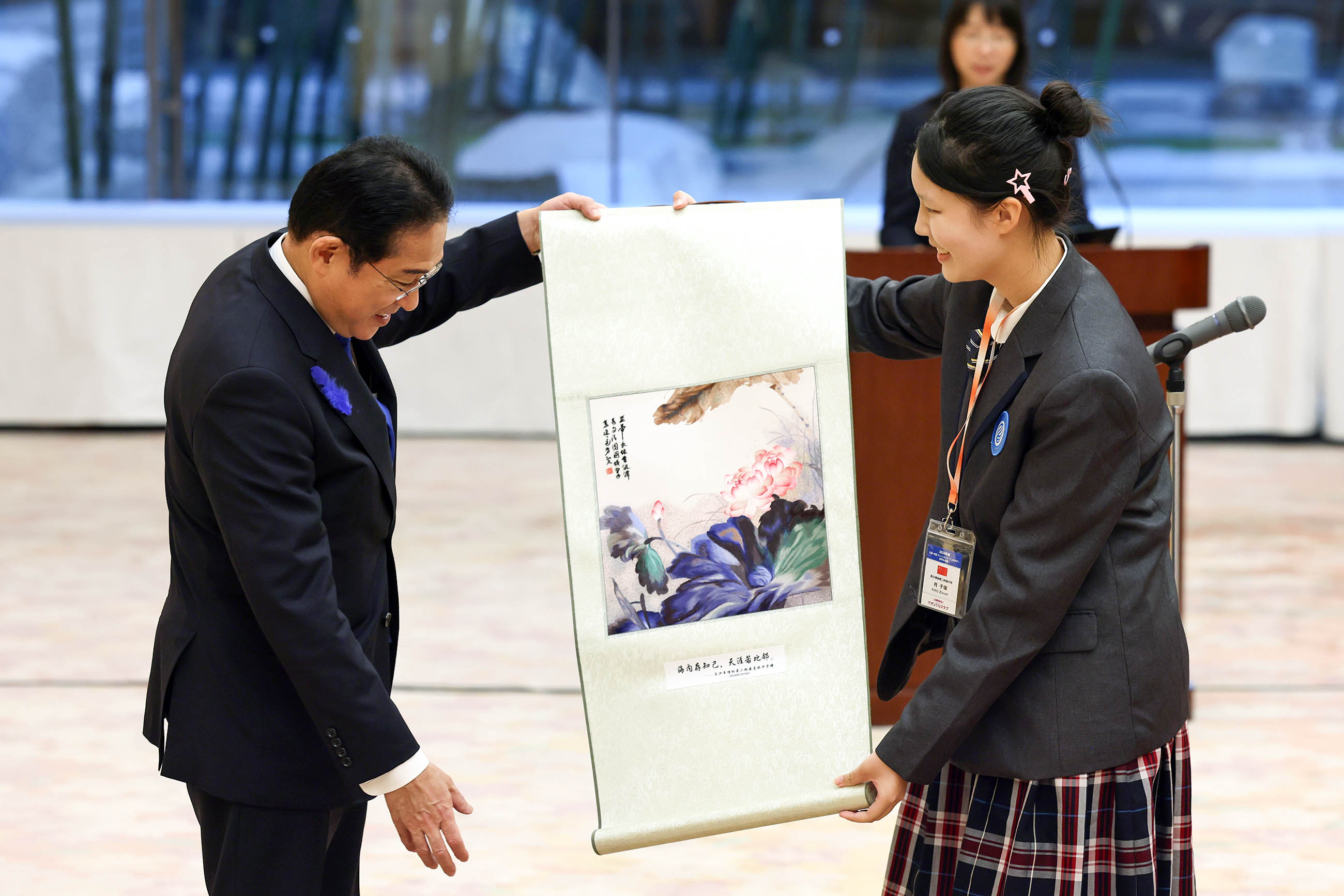 岸田首相接受拜会2