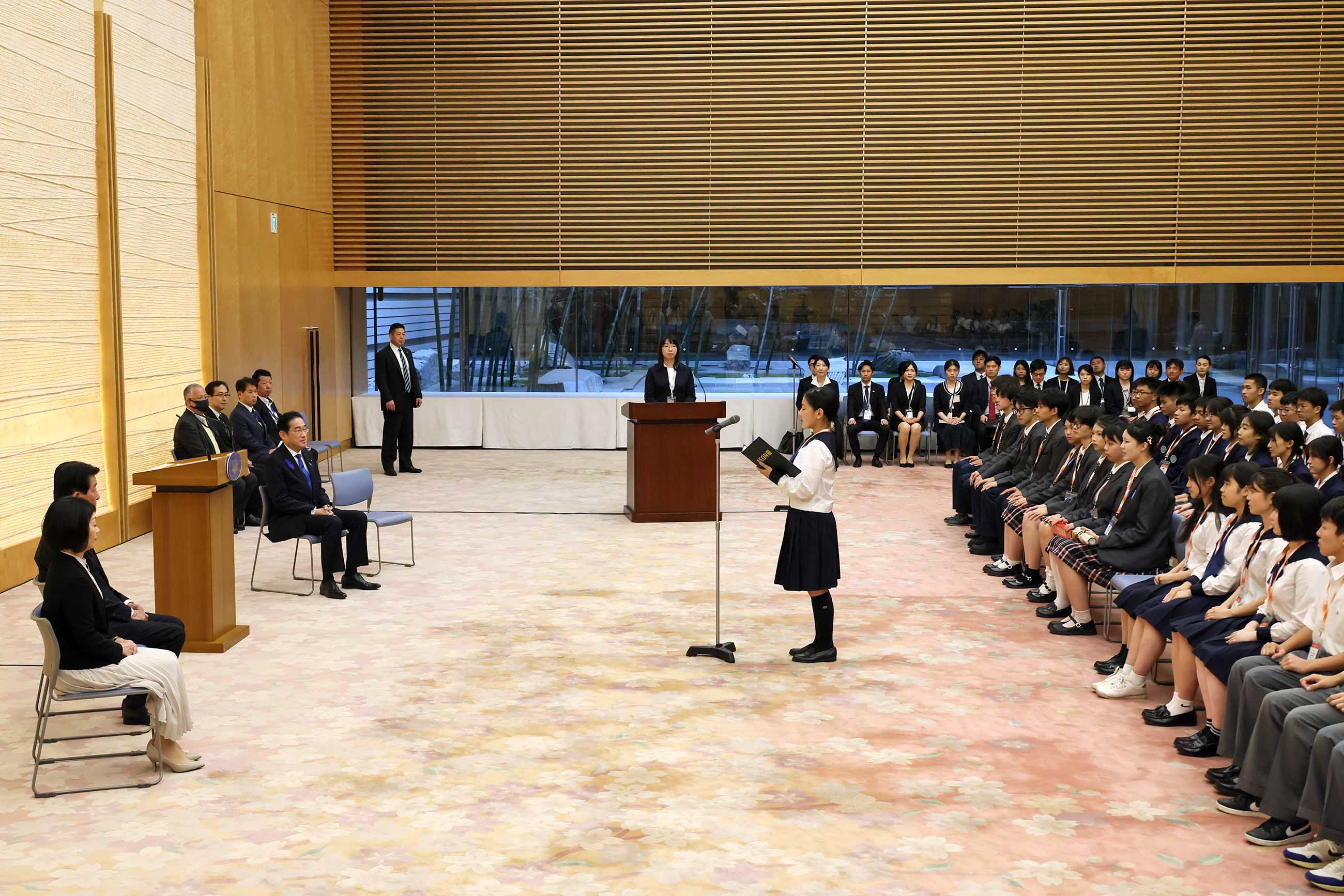 岸田首相接受拜会3